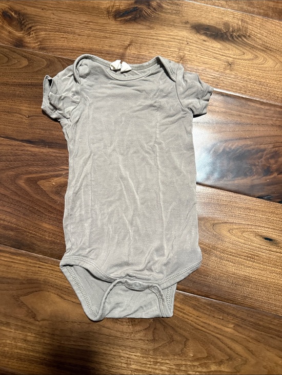 Kyte BABY Other - Kyte BABY Short-Sleeve One-Piece in Light Gray